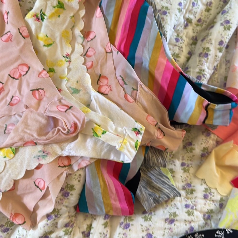 15 Victoria’s Secret Lot of Seamless Thong Panties 12 pairs Medium 3 pairs Large - Picture 11 of 12